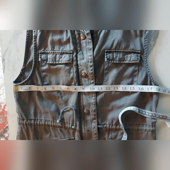 Utility Cargo Vest Military Inspired Streetwear Layering Piece Edgy Streetwear - Picture 6 of 11